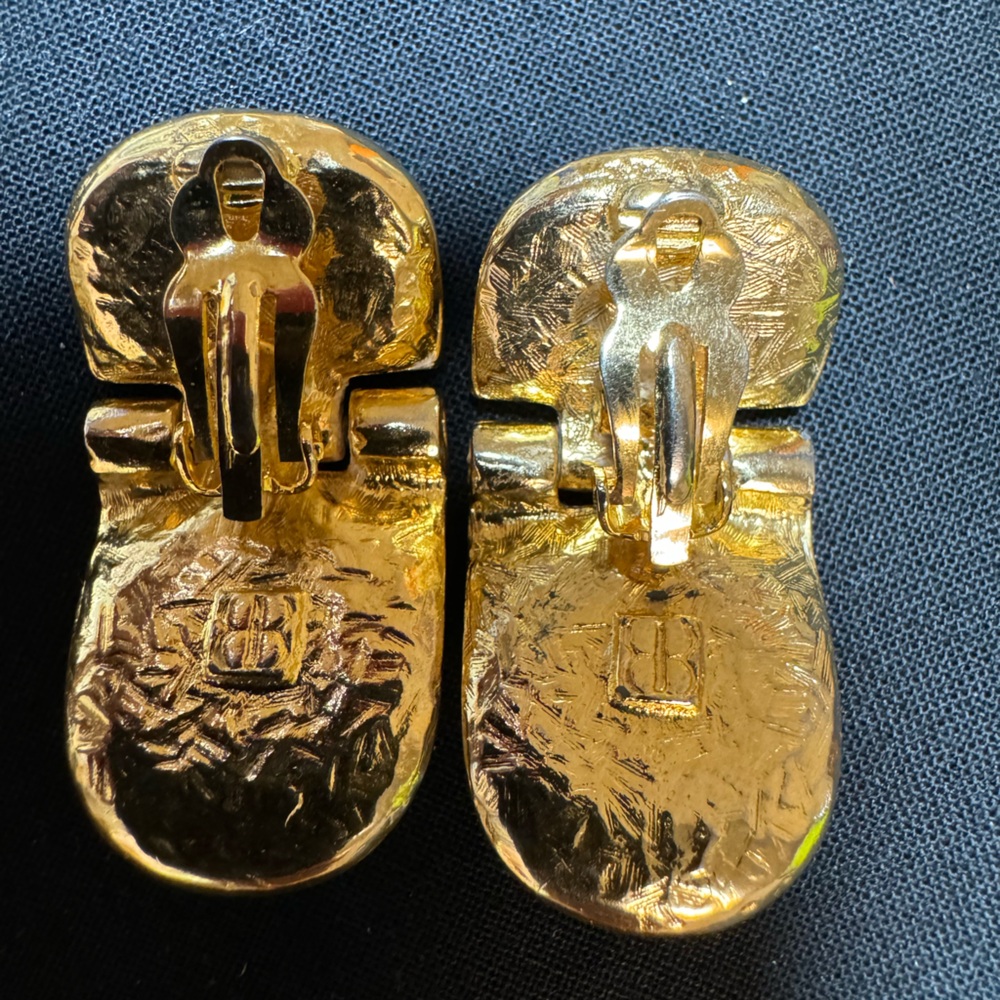 Balenciaga Vintage clip earrings with large pearl